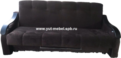 Лидер в велюре